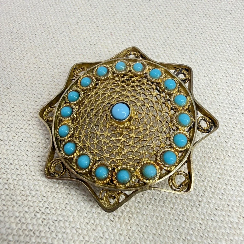N/A intricate gold
